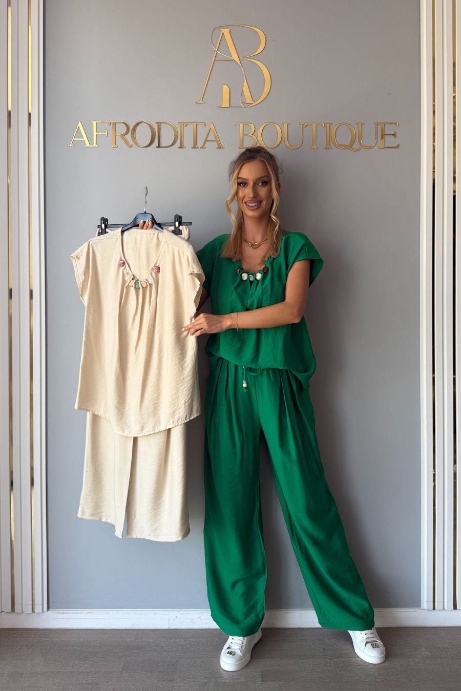Set Claudia