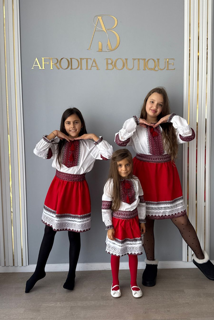 Costum popular fetite Diana