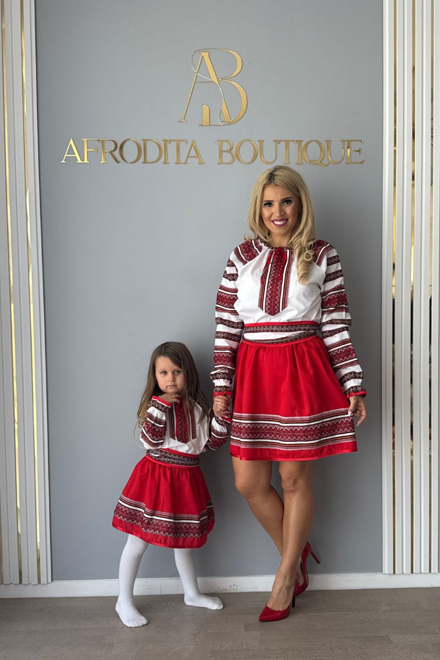 Costum popular fetita Ema