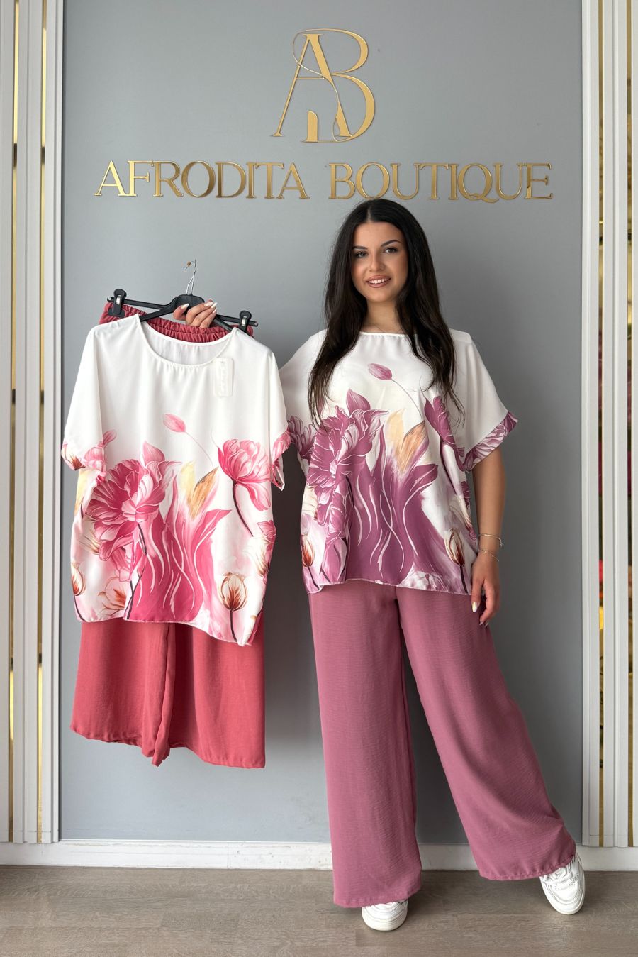 Set Leonora