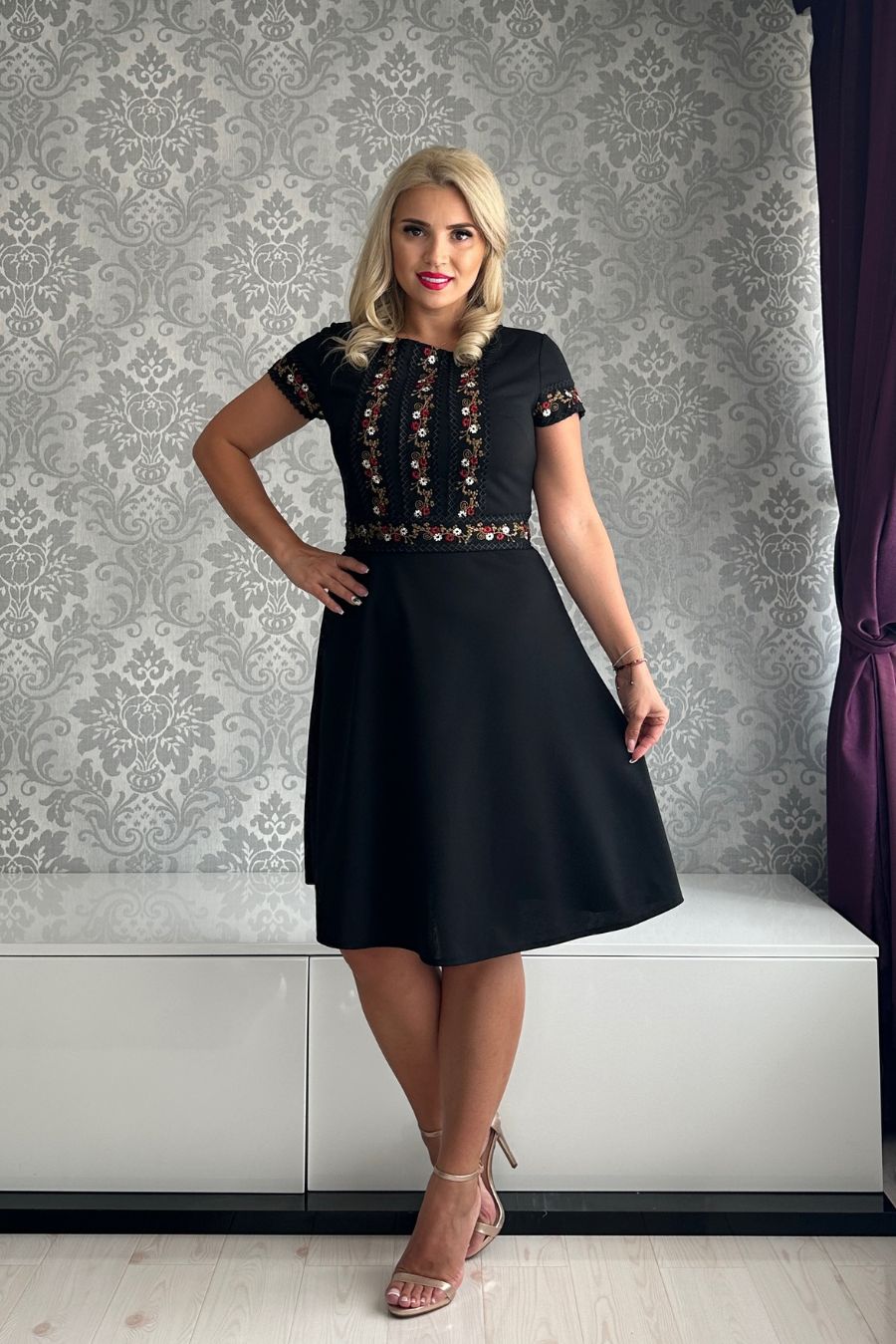 Rochie Roxen clos negru arip