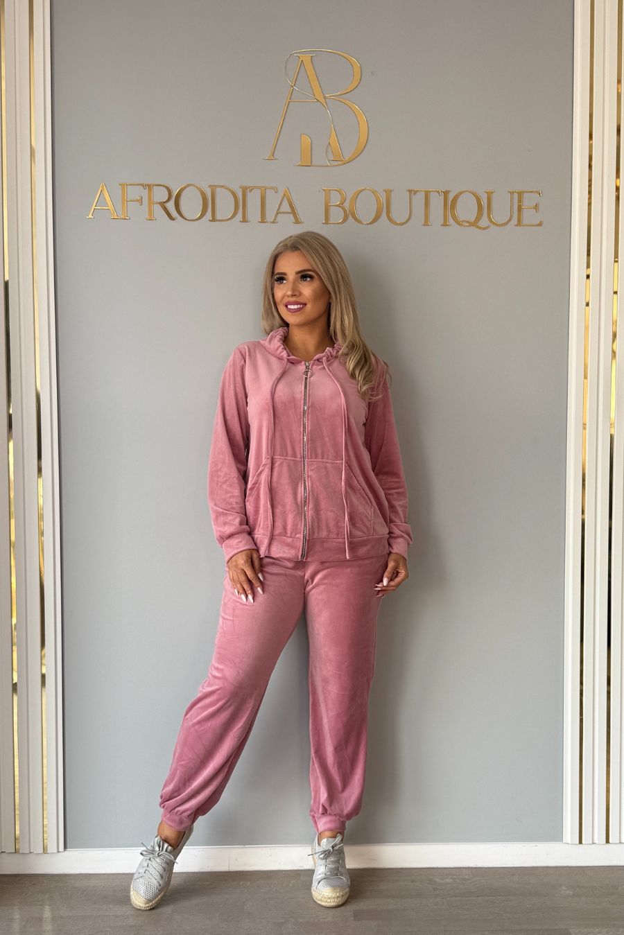 Set Letitia