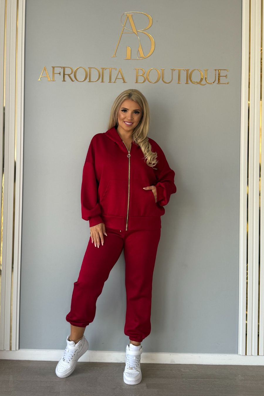 Set Simona